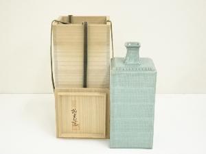 柳光烈（二代柳海剛）造　高麗青磁花瓶（共箱）